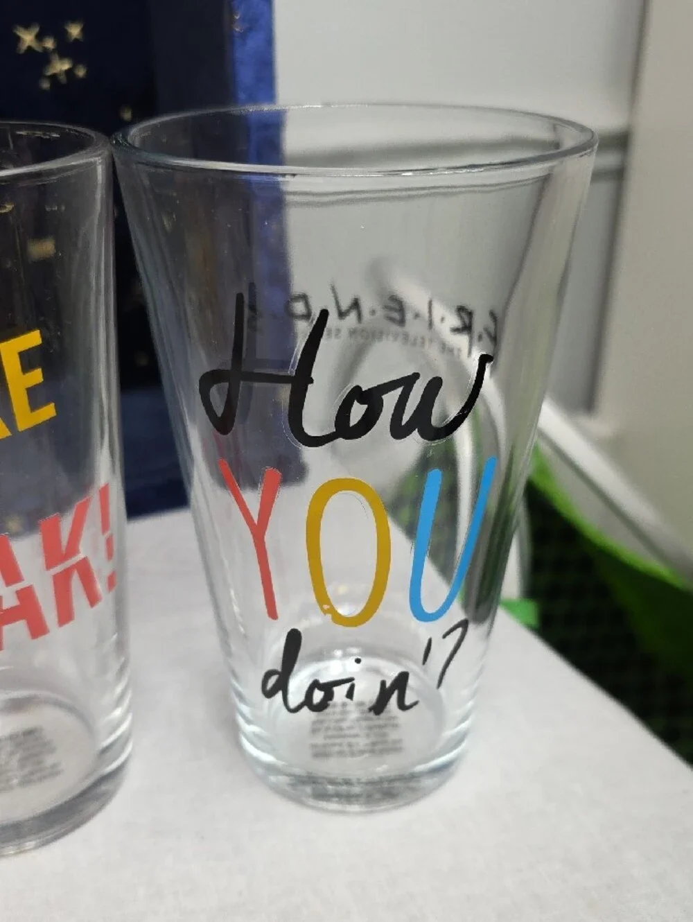 FRIENDS Pint Glass Set with Show Quote Prints